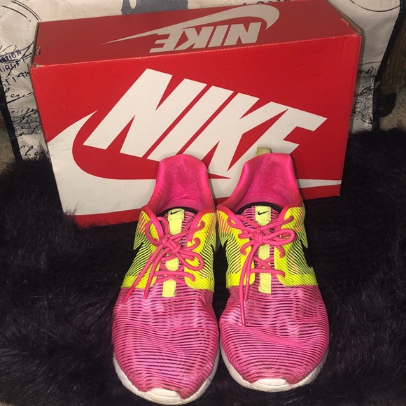 ✨Nike Roshe One - Picture 3 of 9